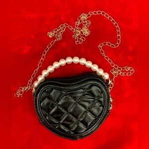 🖤BLACK🖤MINI BAG w/faux pearl/metal chain PU fabric zipclose✨NEW✨